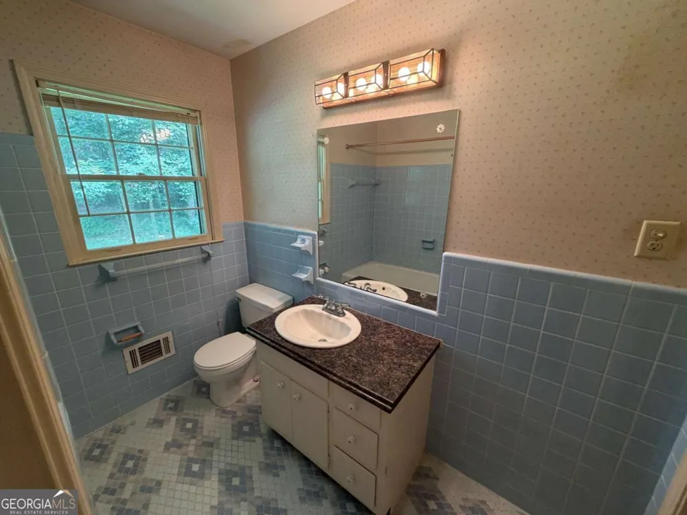 3887 Menlo DR Atlanta, GA 30340