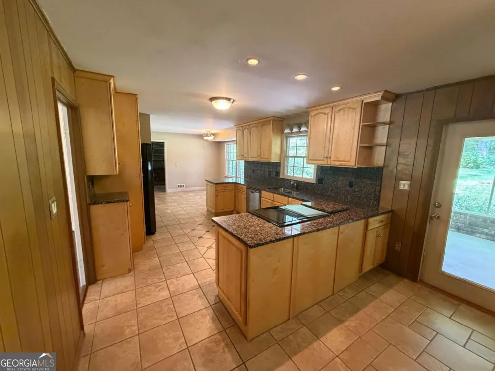 3887 Menlo DR Atlanta, GA 30340