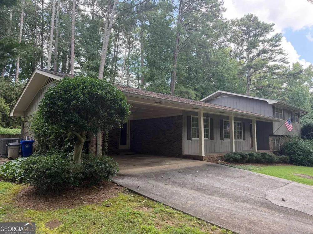 3887 Menlo DR Atlanta, GA 30340