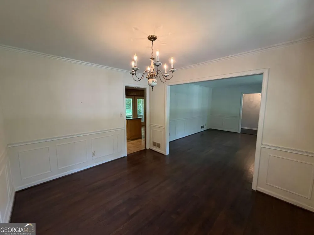 3887 Menlo DR Atlanta, GA 30340