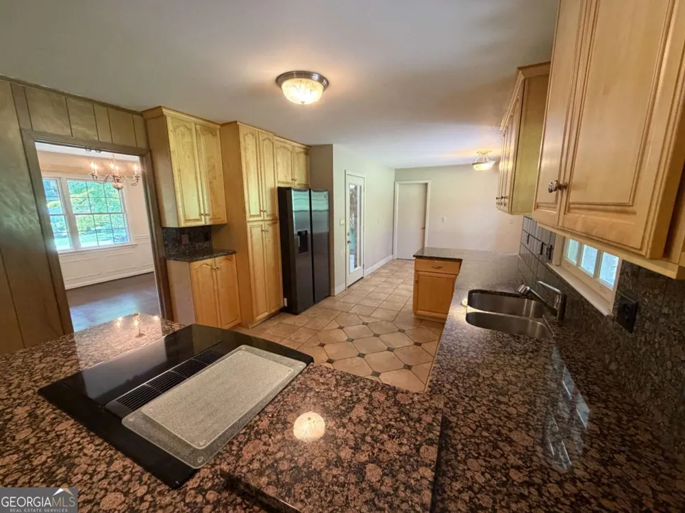 3887 Menlo DR Atlanta, GA 30340