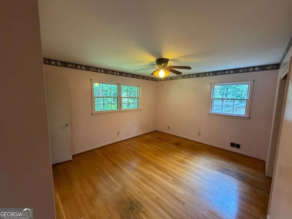 3887 Menlo DR Atlanta, GA 30340