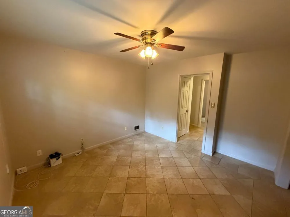 3887 Menlo DR Atlanta, GA 30340