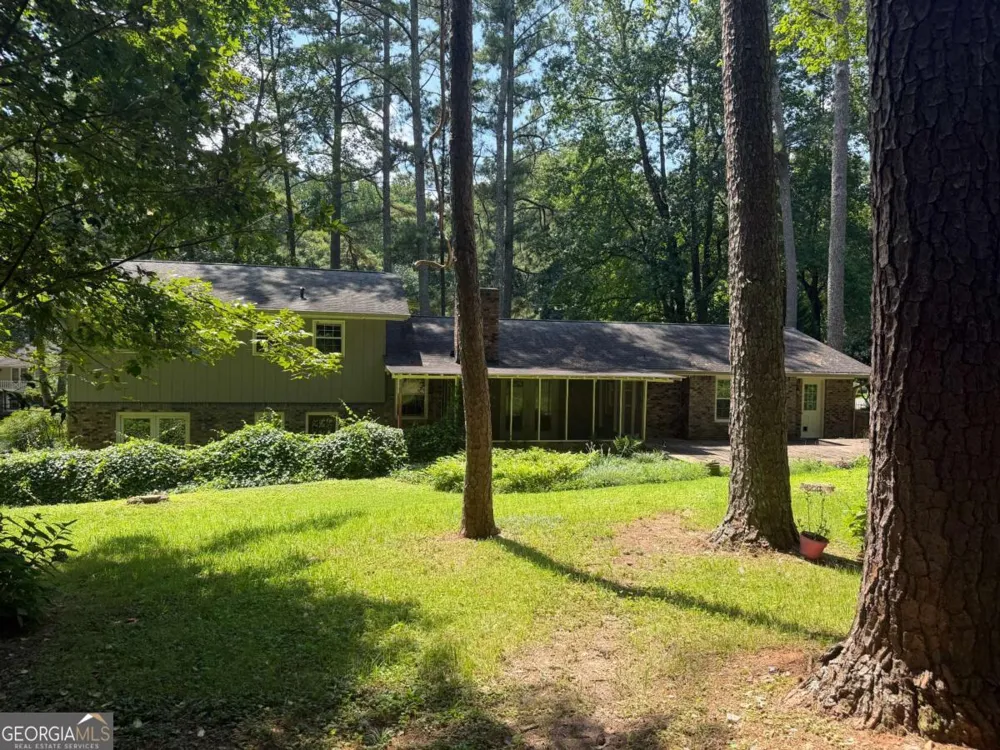 3887 Menlo DR Atlanta, GA 30340