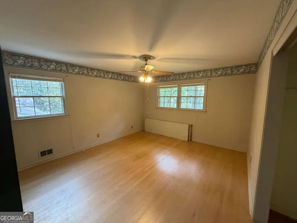 3887 Menlo DR Atlanta, GA 30340