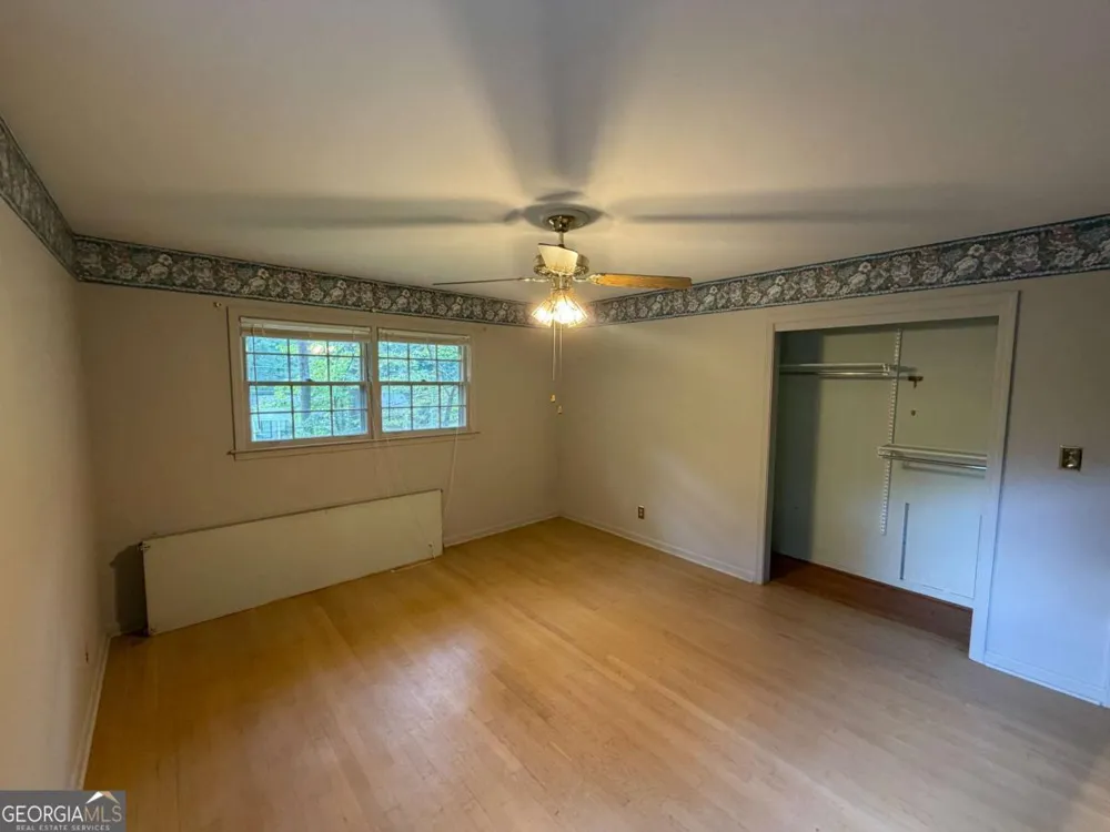 3887 Menlo DR Atlanta, GA 30340