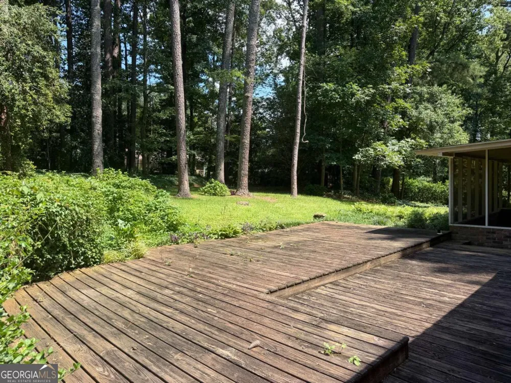 3887 Menlo DR Atlanta, GA 30340