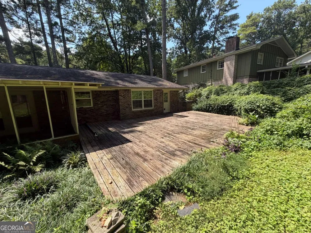 3887 Menlo DR Atlanta, GA 30340