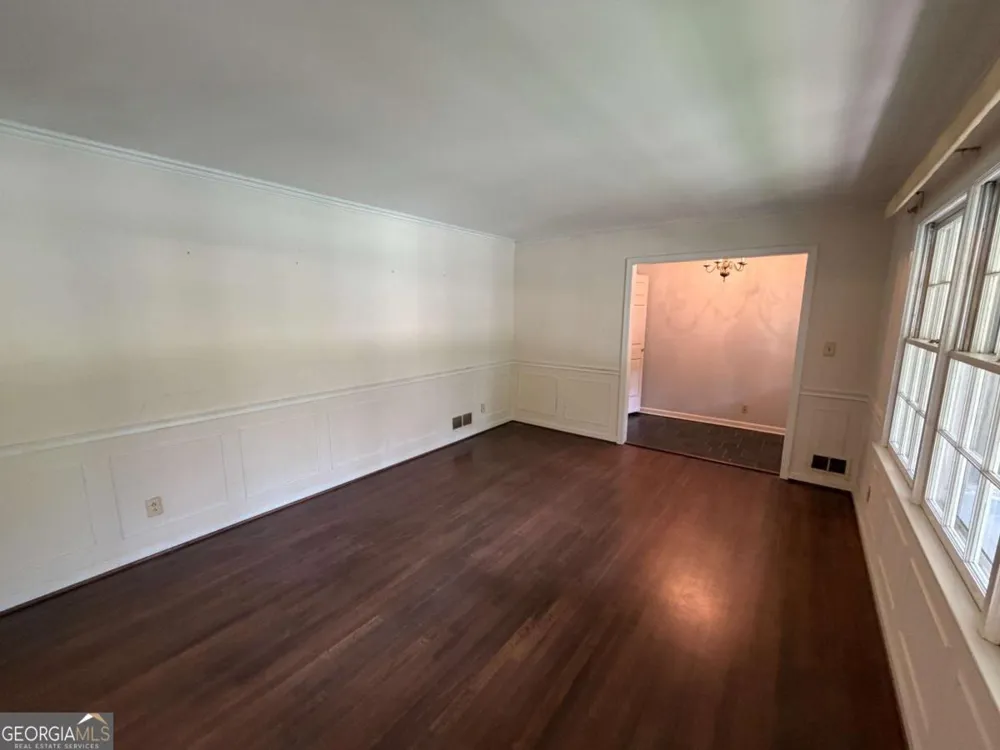 3887 Menlo DR Atlanta, GA 30340