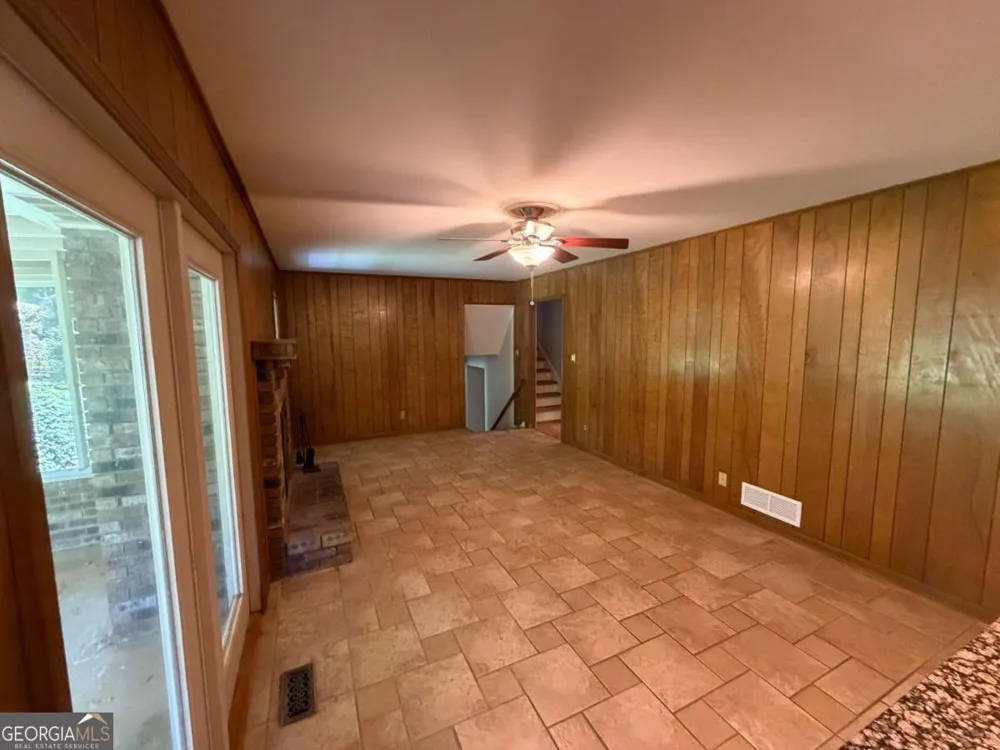 3887 Menlo DR Atlanta, GA 30340