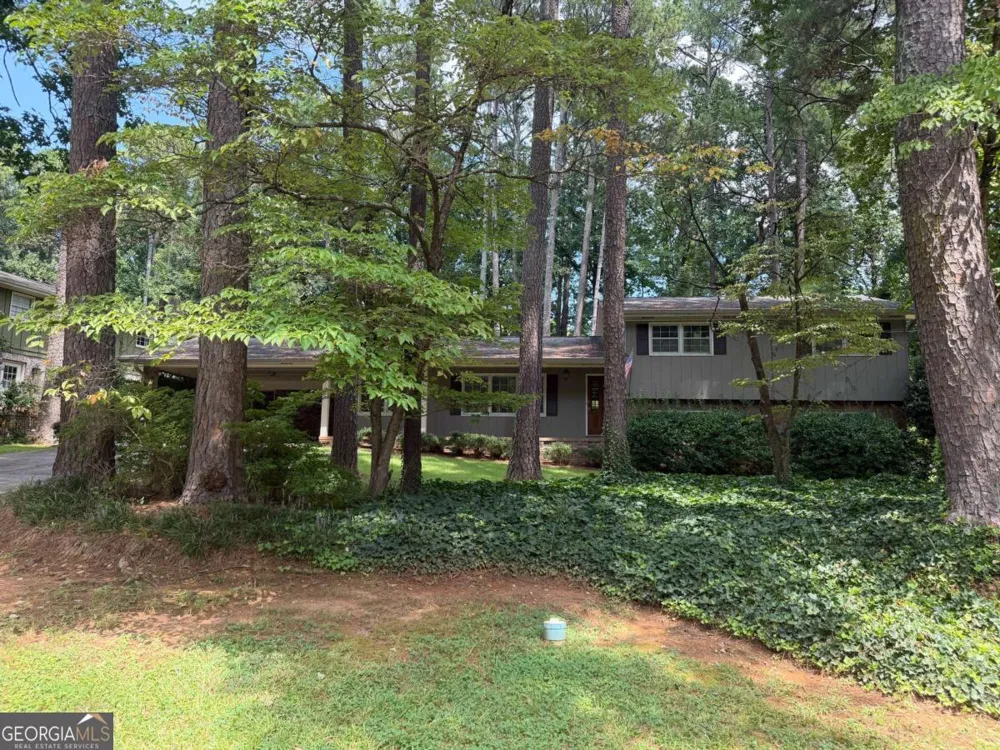 3887 Menlo DR Atlanta, GA 30340