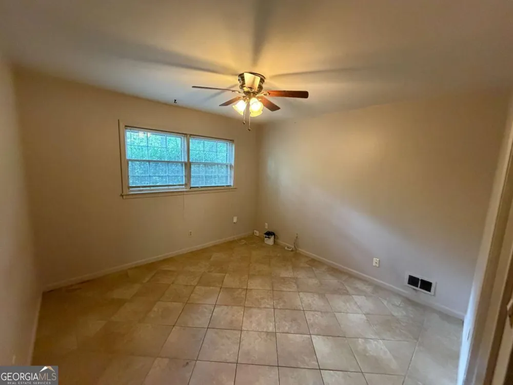 3887 Menlo DR Atlanta, GA 30340