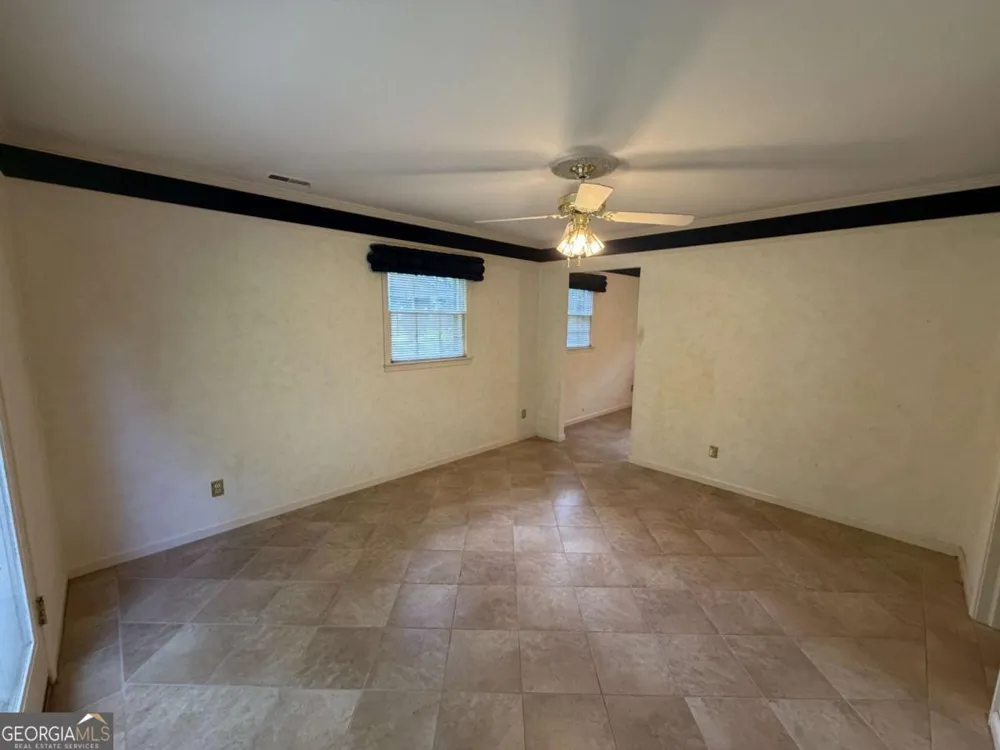 3887 Menlo DR Atlanta, GA 30340