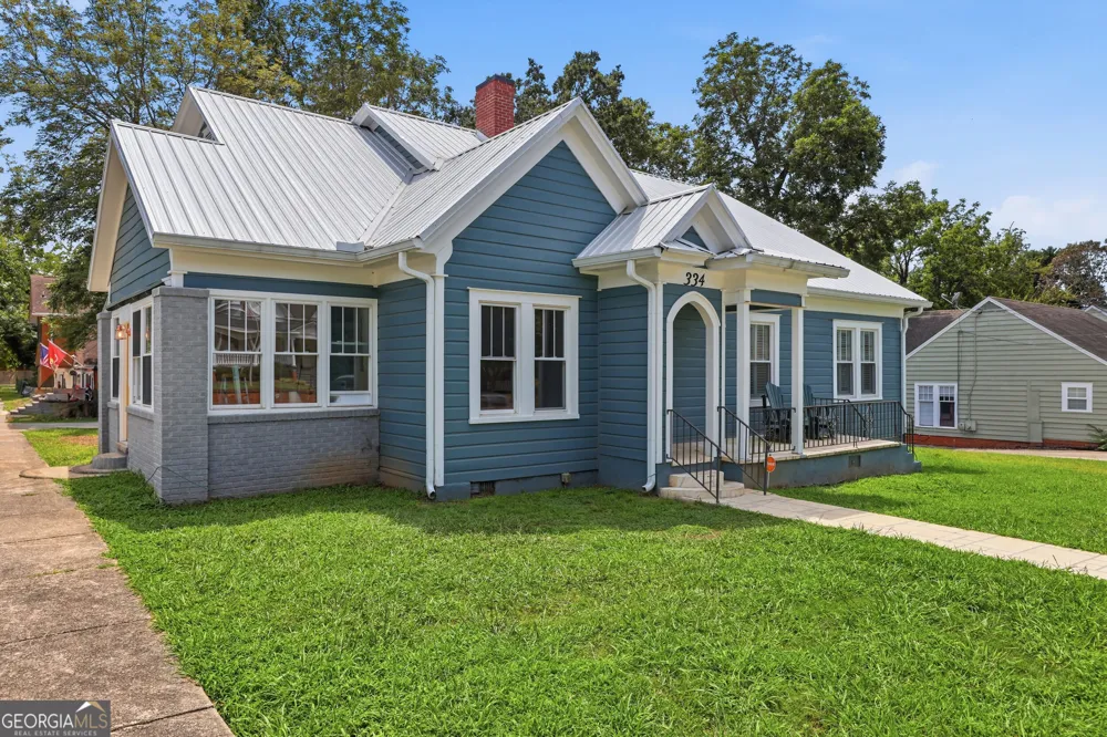 334 E Tugalo ST Toccoa, GA 30577
