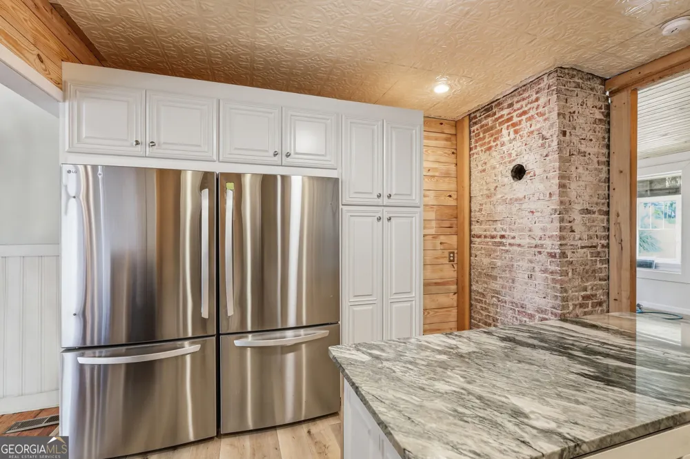 334 E Tugalo ST Toccoa, GA 30577