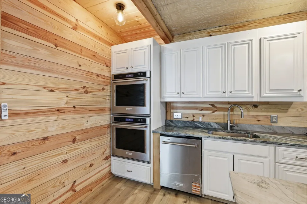 334 E Tugalo ST Toccoa, GA 30577