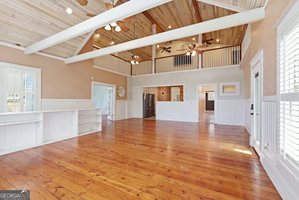 334 E Tugalo ST Toccoa, GA 30577