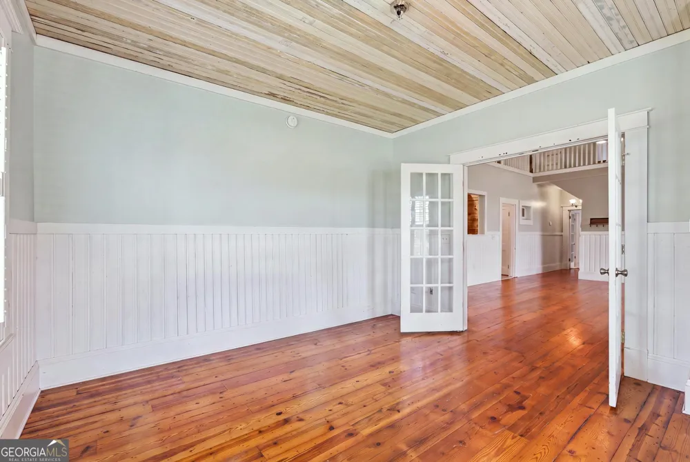 334 E Tugalo ST Toccoa, GA 30577