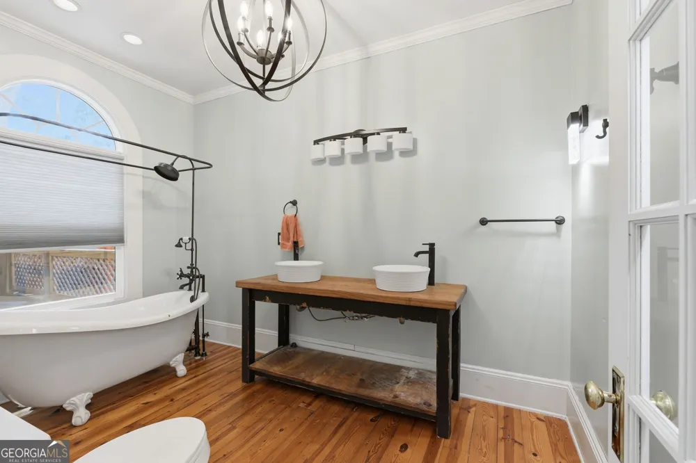 334 E Tugalo ST Toccoa, GA 30577