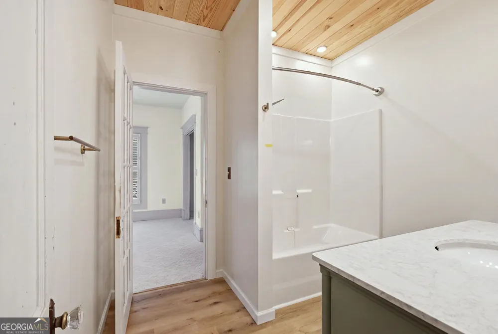 334 E Tugalo ST Toccoa, GA 30577