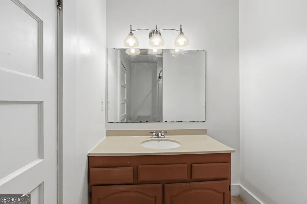 334 E Tugalo ST Toccoa, GA 30577