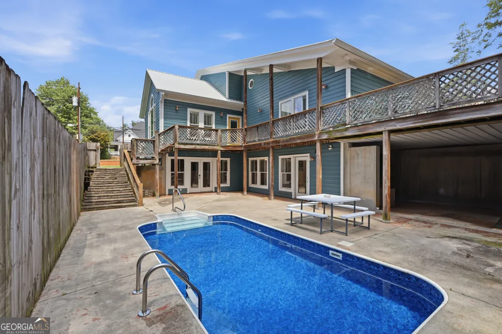 334 E Tugalo ST Toccoa, GA 30577