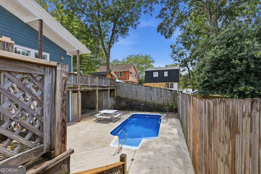 334 E Tugalo ST Toccoa, GA 30577