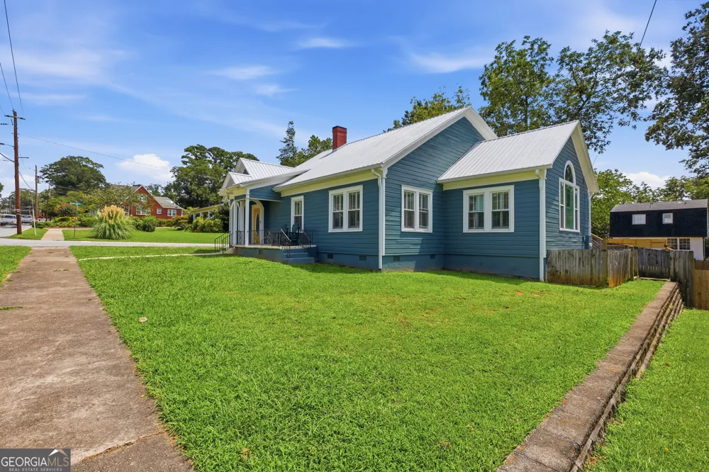334 E Tugalo ST Toccoa, GA 30577