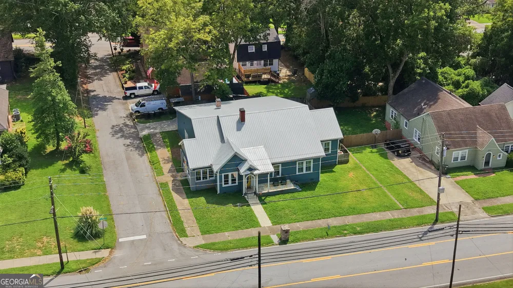 334 E Tugalo ST Toccoa, GA 30577