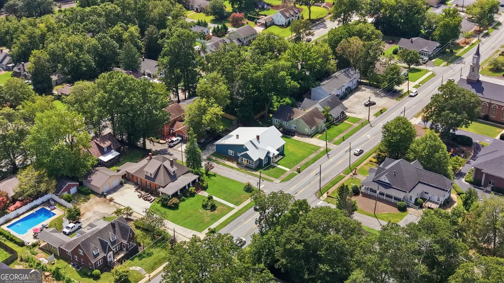 334 E Tugalo ST Toccoa, GA 30577
