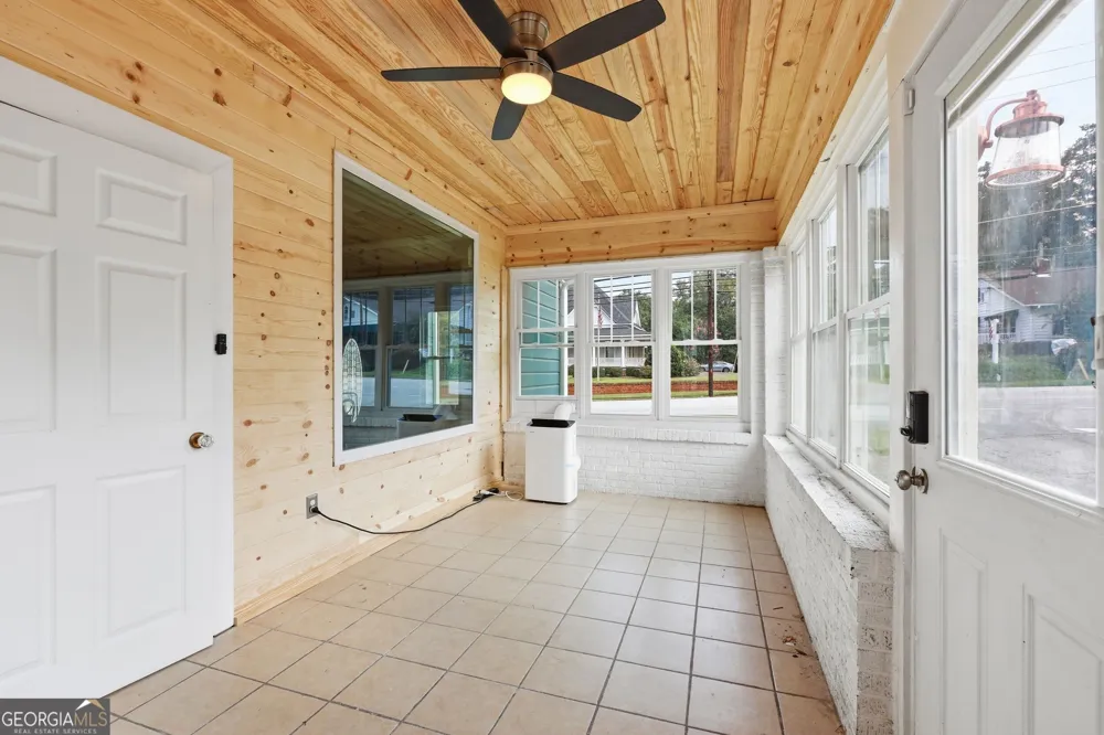 334 E Tugalo ST Toccoa, GA 30577