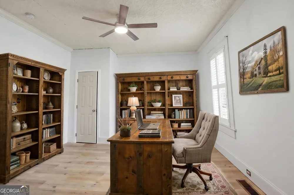 334 E Tugalo ST Toccoa, GA 30577