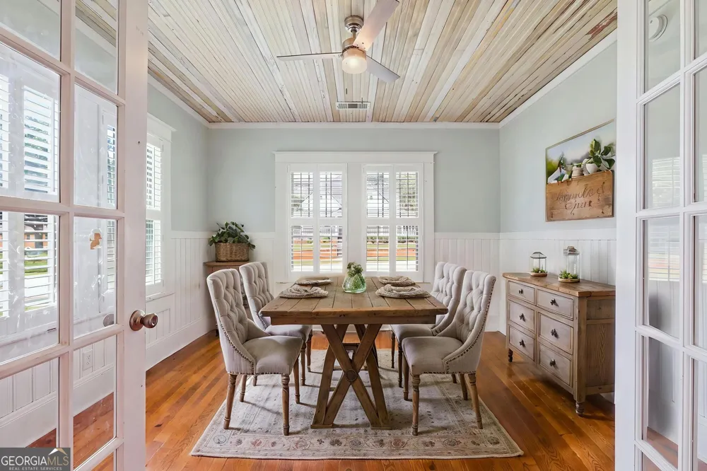 334 E Tugalo ST Toccoa, GA 30577