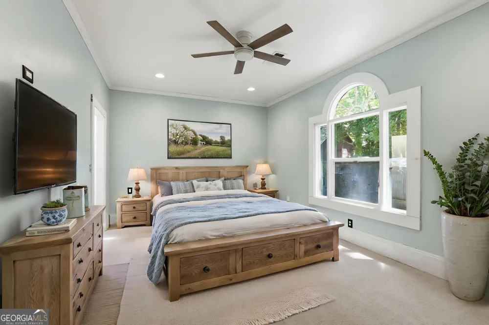 334 E Tugalo ST Toccoa, GA 30577