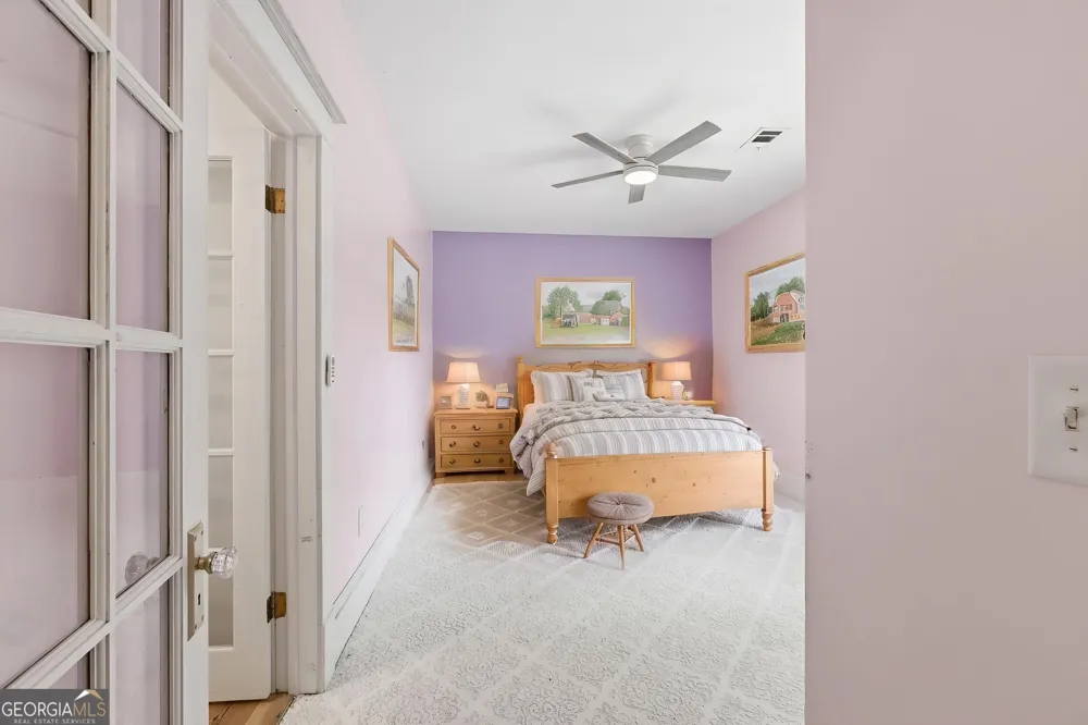 334 E Tugalo ST Toccoa, GA 30577