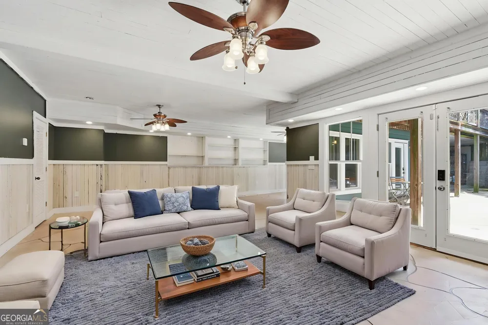334 E Tugalo ST Toccoa, GA 30577