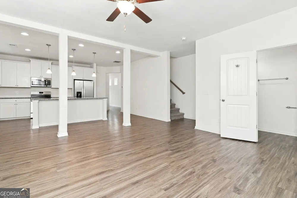 176 Bryon LN Acworth, GA 30102