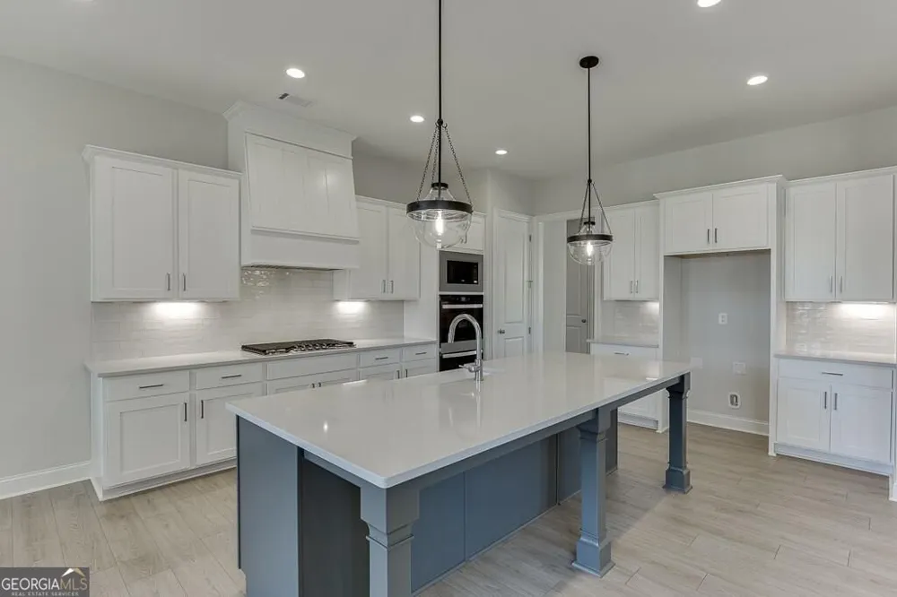 450 Thunder RD Buford, GA 30518