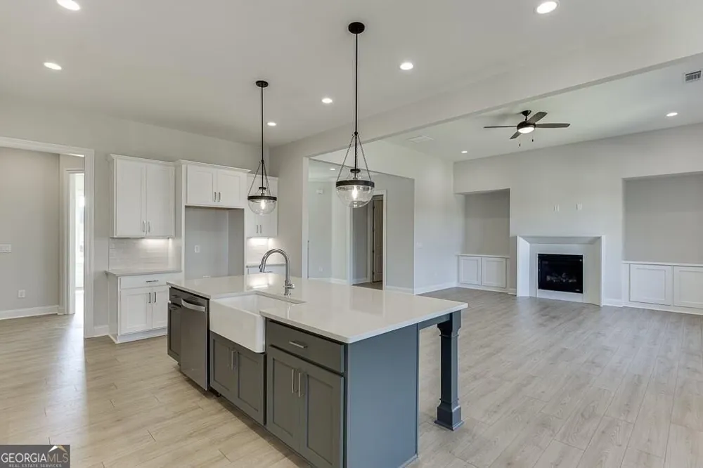 450 Thunder RD Buford, GA 30518