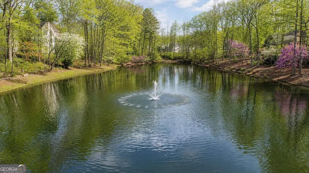 1507 Legacy Cove LN Roswell, GA 30075