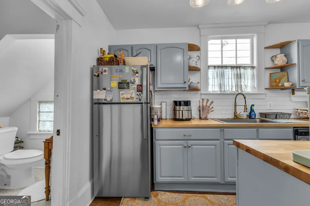 712 E 37th ST Savannah, GA 31401