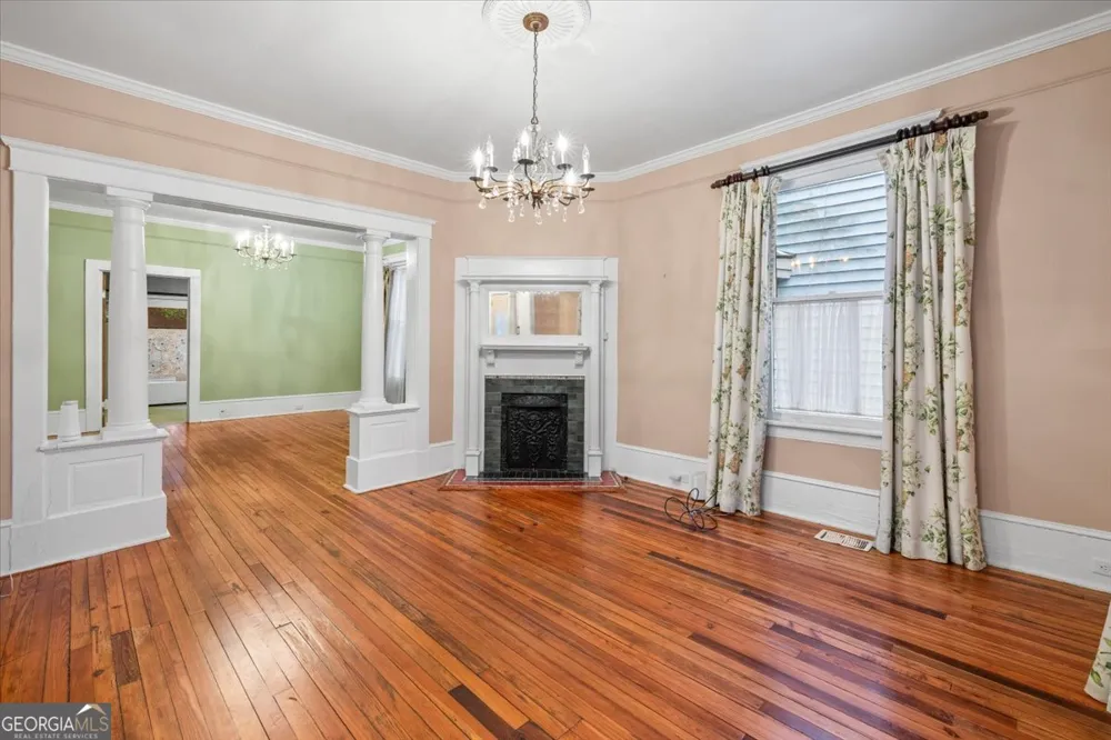 712 E 37th ST Savannah, GA 31401