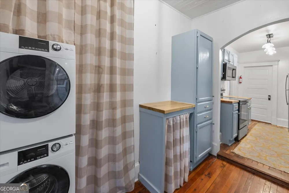 712 E 37th ST Savannah, GA 31401