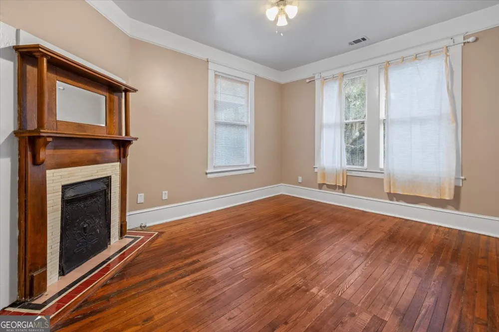 712 E 37th ST Savannah, GA 31401