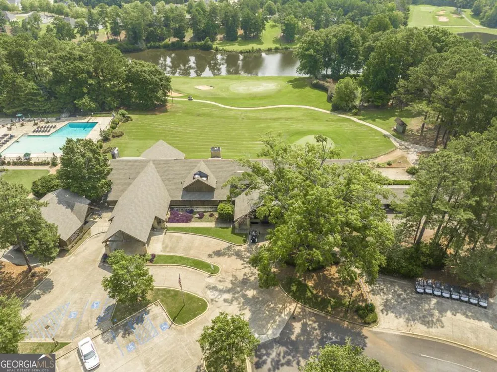266 Lakeview DR Macon, GA 31211