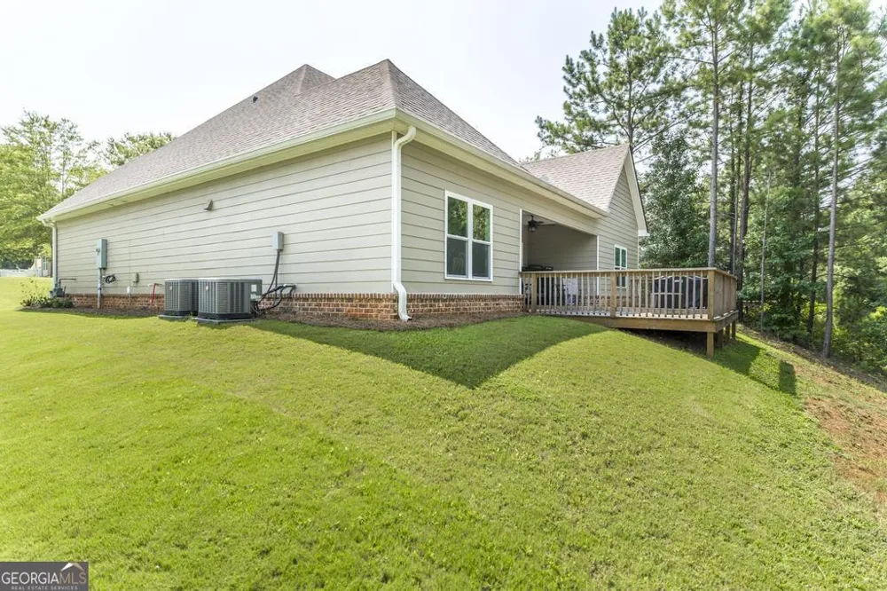 266 Lakeview DR Macon, GA 31211