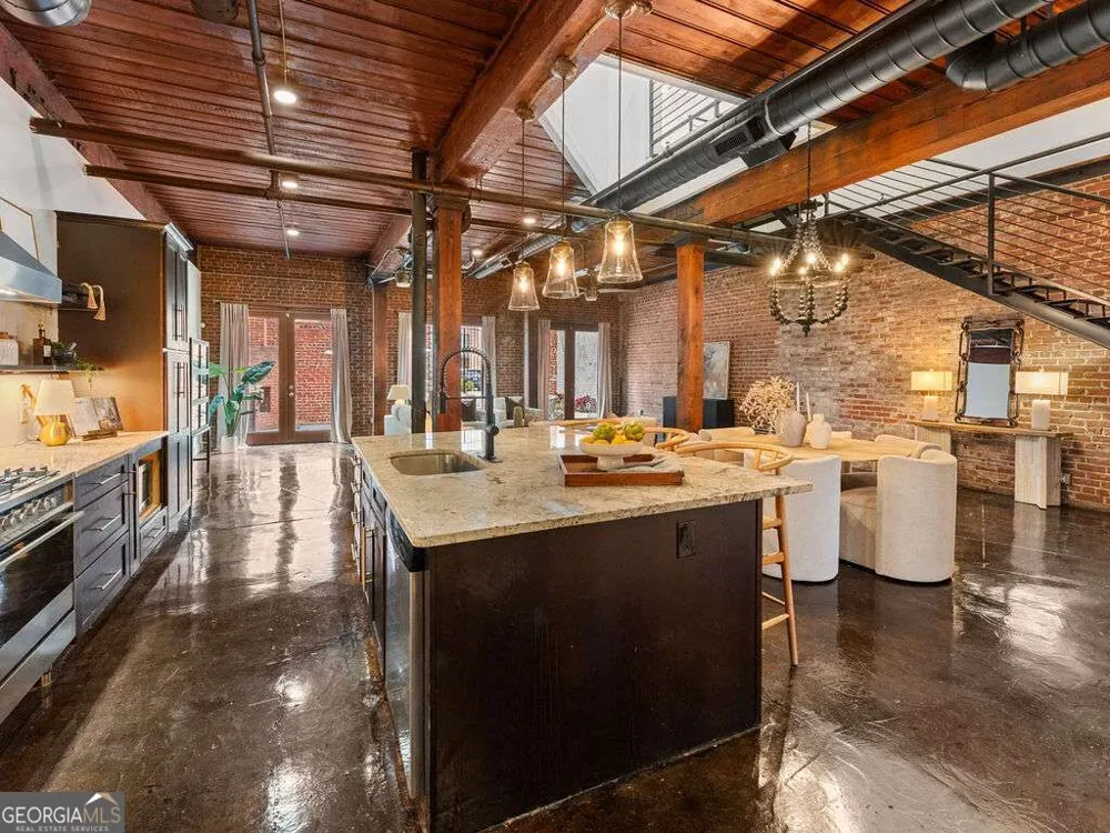 320 Peters ST SW Atlanta, GA 30313