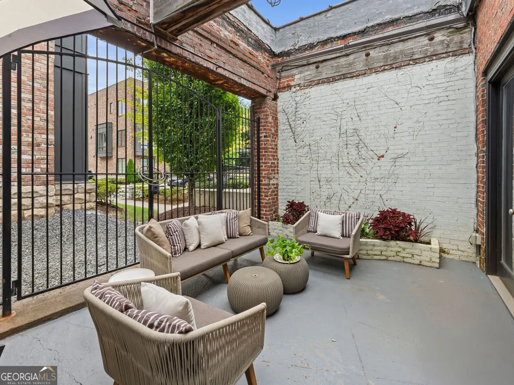 320 Peters ST SW Atlanta, GA 30313