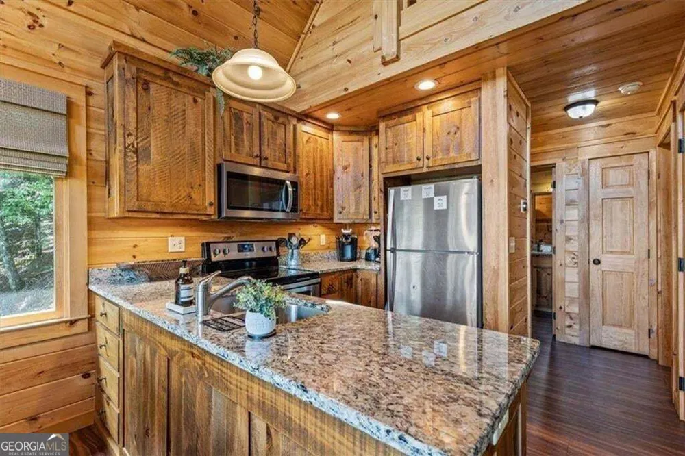 73 Rosiey LN Blue Ridge, GA 30513