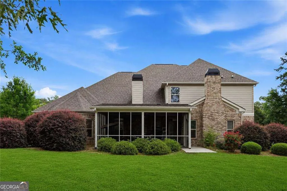 1542 lenten WAY Statham, GA 30666